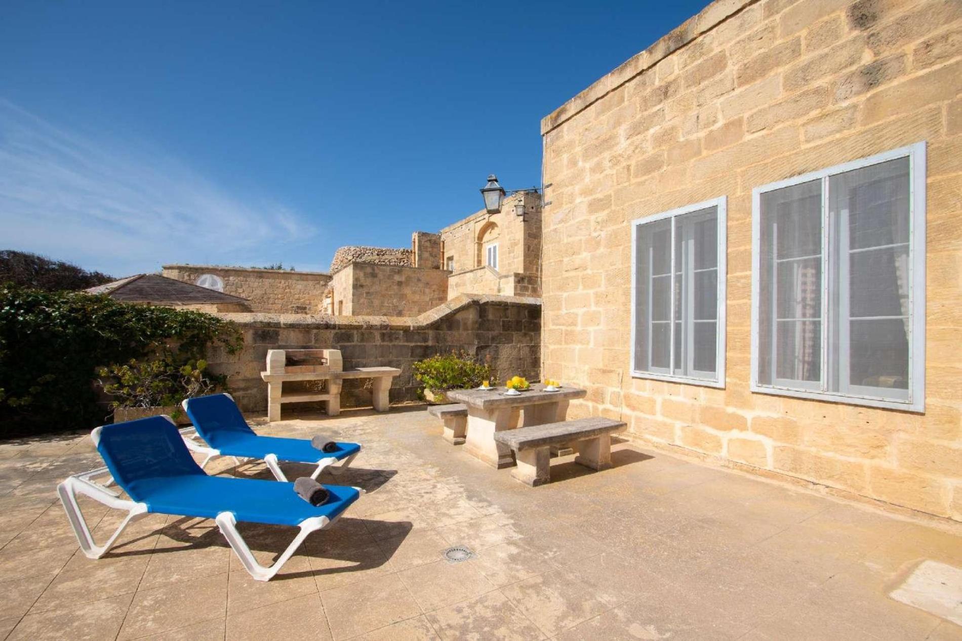 Ghar Ilma IV Holiday Home Santa Lucija  Экстерьер фото